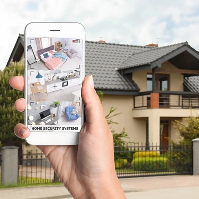 Hagerstown vivint phone display of cctv live feed in front of a house